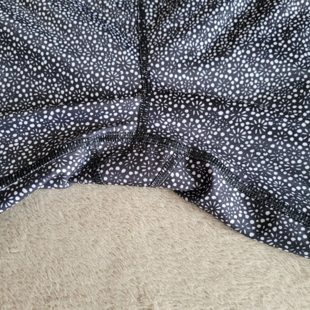 Lululemon Pace Rival Crop Freckle Flower Black White/Black size 4 - Picture 13 of 15